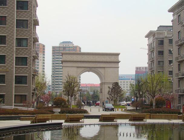 巴黎花园地处济南市中心大明湖畔明湖西路303号,位于大明湖房地产