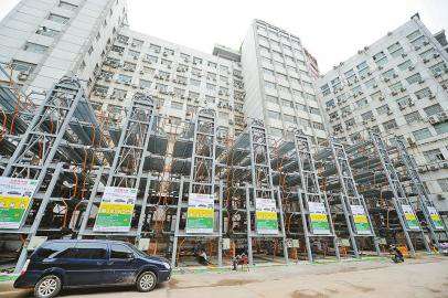 济南新建立体停车场 纬二路经四路停车方便了