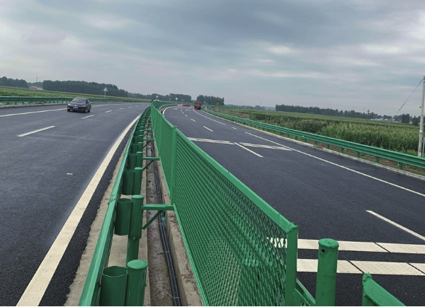 摘要 近期,s102章丘绕城公路大部分路段也将预通车.